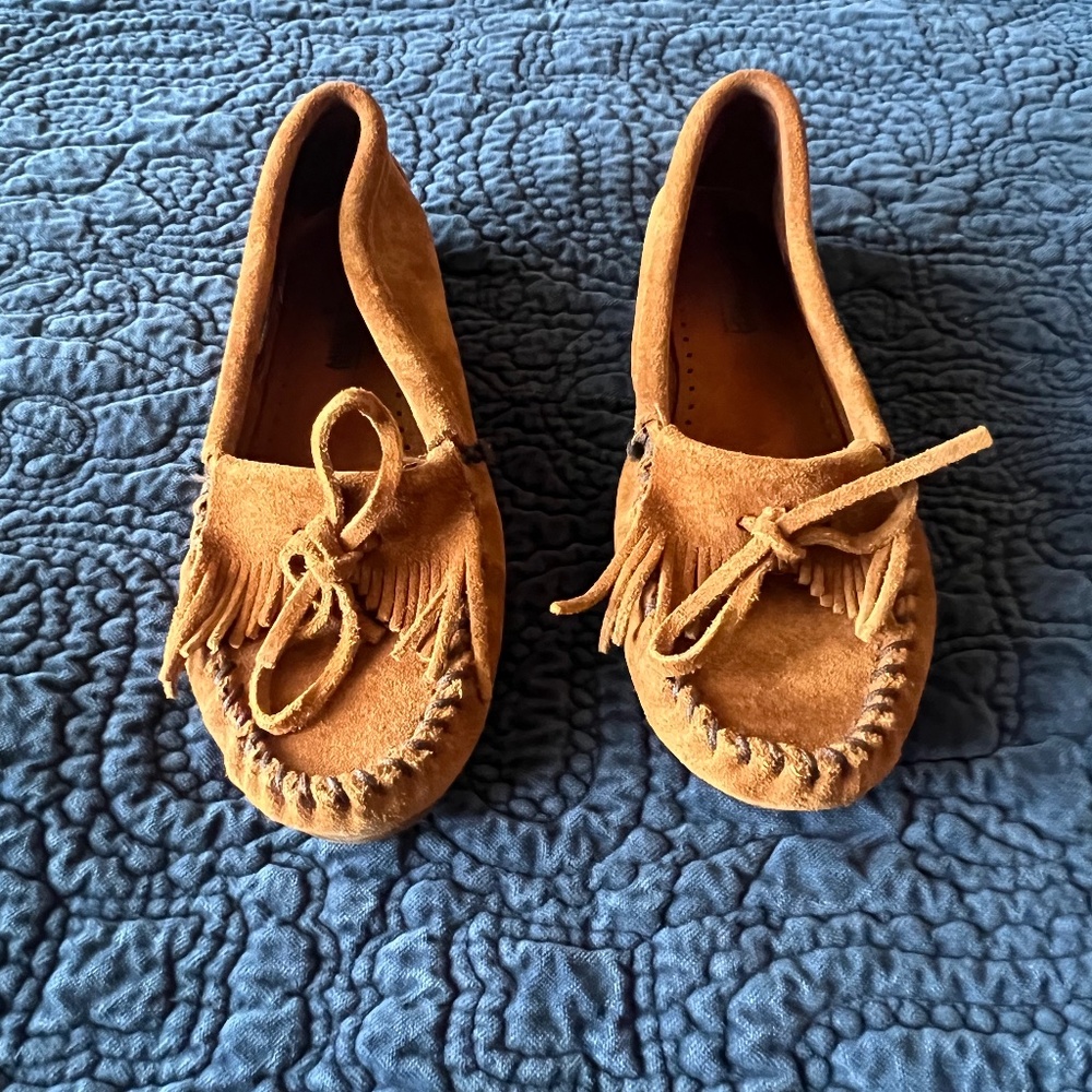 MINNETONKA Kilty Moccasin SIZE 7 - Picture 3 of 5